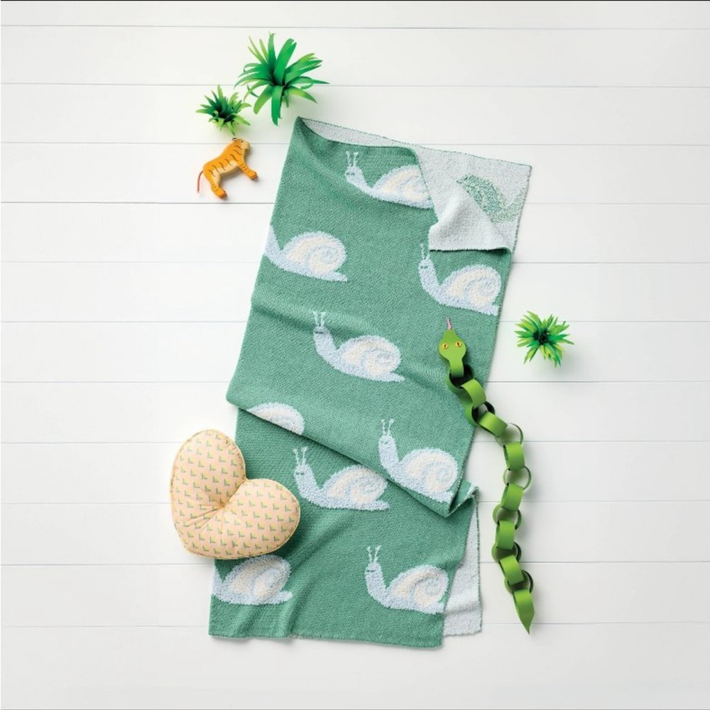 Pillowfort™ Snail Knit Throw Blanket - Green